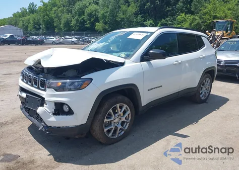 2024 Jeep Compass Latitude Lux Fwd z USA, uszkodzony, nr VIN 3C4NJDFN8RT142657